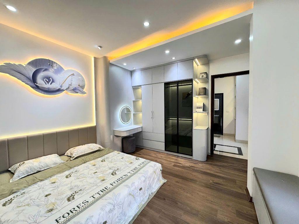 Siêu phẩm đường Giáp Bát 38m2, 5 tầng đẹp long lanh lô góc tặng full nội thất giá 9.9 tỷ 