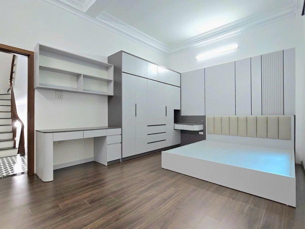 Phân lô phố Hoàng Quốc Việt 68m2, 3T, MT4.3m có 2 mặt ngõ ô tô trước sau chỉ 338 triệu/m2