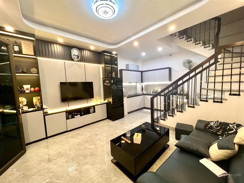 Cho thuê nhà nguyên căn 5 tầng đủ đồ tại khu đô thị văn quán