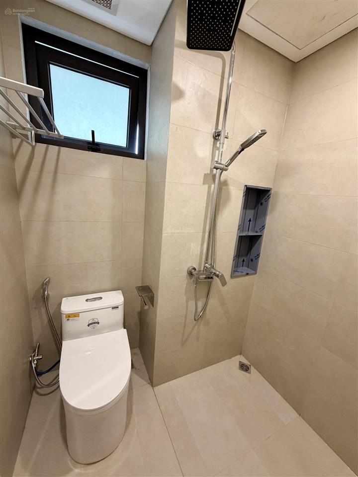 Cho thuê căn hộ 2 phòng ngủ cao cấp 173 hoàng hoa thám, ba đình ô tô đỗ cửa full nội thất
