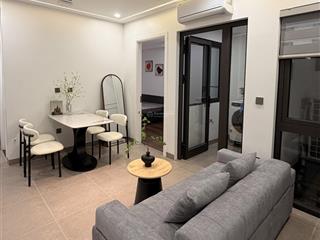Cho thuê căn hộ 2 phòng ngủ cao cấp 173 hoàng hoa thám, ba đình ô tô đỗ cửa full nội thất