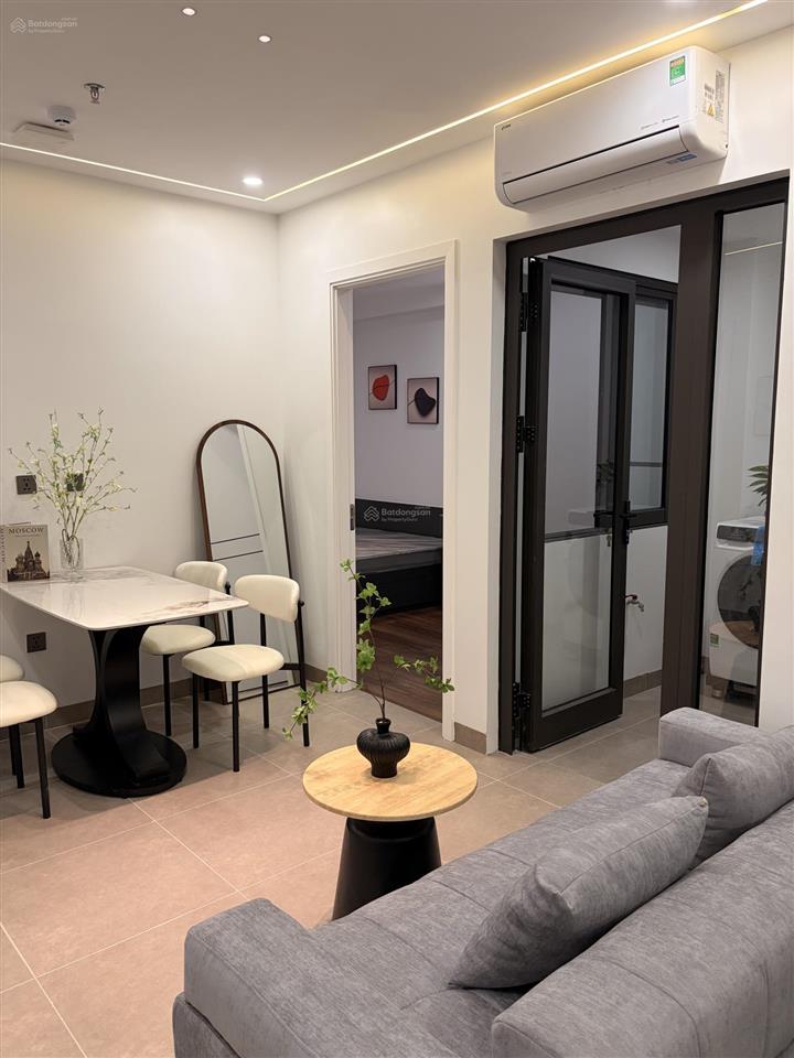 Cho thuê căn hộ 2 phòng ngủ cao cấp 173 hoàng hoa thám, ba đình ô tô đỗ cửa full nội thất