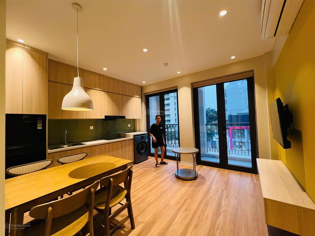 Cho thuê căn hộ 2 ngủ 1 khách rộng 60m2 nội thất xịn sò ngay mặt đường kim đồng, hoàng mai