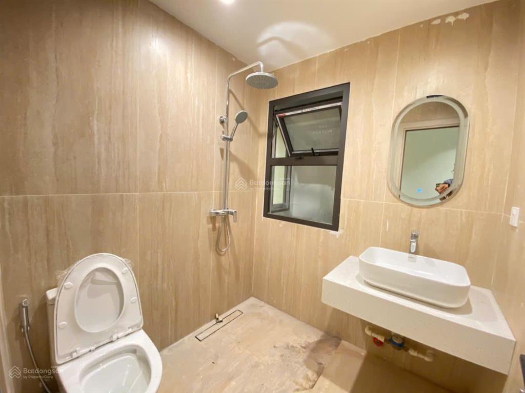 Cho thuê căn hộ 2 ngủ 1 khách rộng 60m2 nội thất xịn sò ngay mặt đường kim đồng, hoàng mai