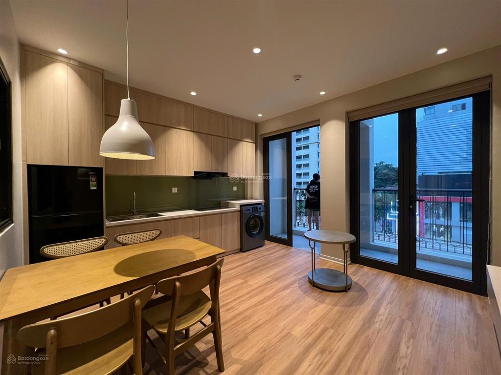 Cho thuê căn hộ 2 ngủ 1 khách rộng 60m2 nội thất xịn sò ngay mặt đường kim đồng, hoàng mai