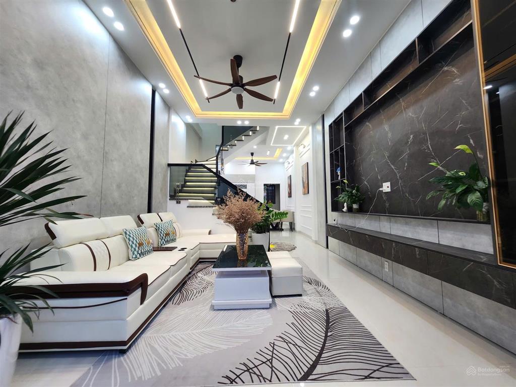 Căn nhà 3 tầng sân cổng ngay chung cư quỳnh hoàng, p an dương, hải phòng
