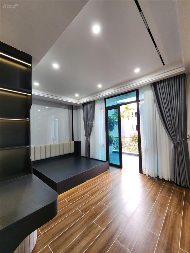 Cần bán căn nhà 3 tầng ô tô đỗ cửa tại ngõ 35 quỳnh hoàng, p an dương, hải phòng.