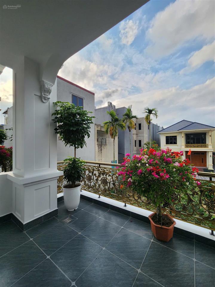 Cần bán căn nhà 3 tầng ô tô đỗ cửa tại ngõ 35 quỳnh hoàng, p an dương, hải phòng.