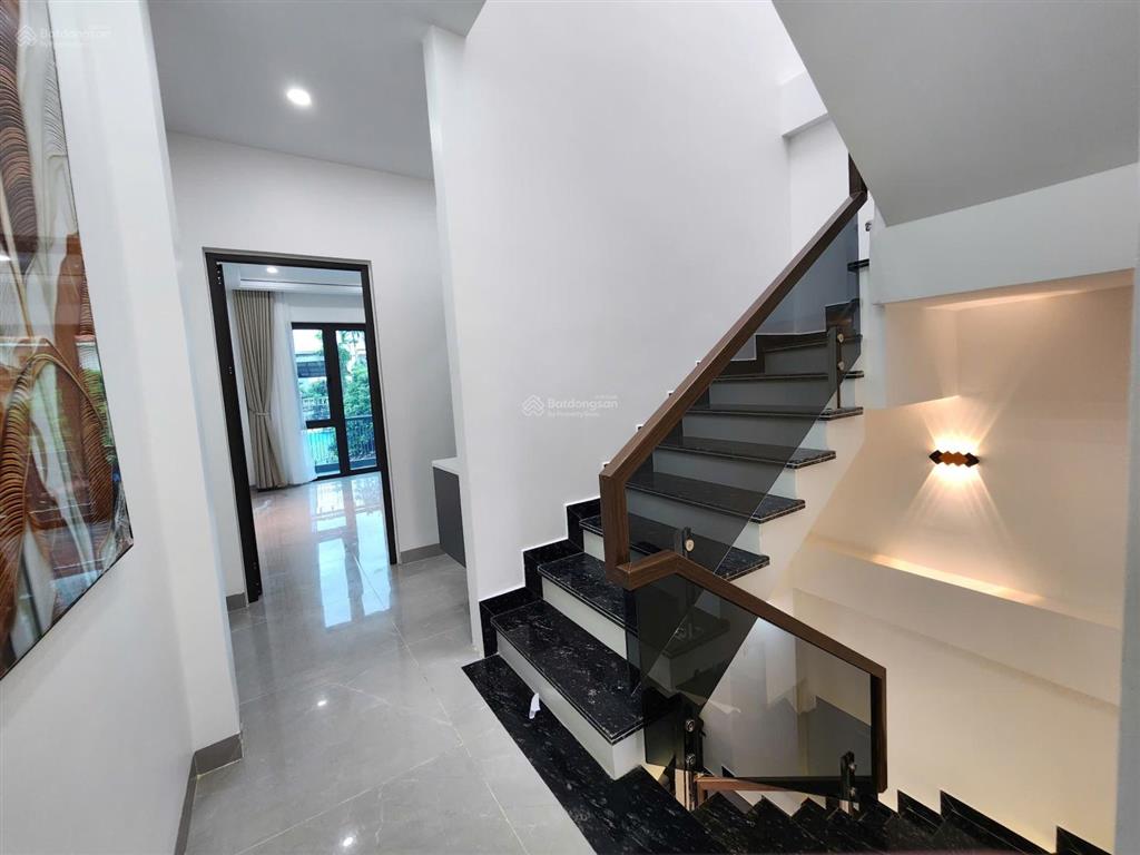 Căn nhà 3 tầng sân cổng riêng, vị trí cực đẹp sau sân vận động tổ 6, p. an dương, hải phòng