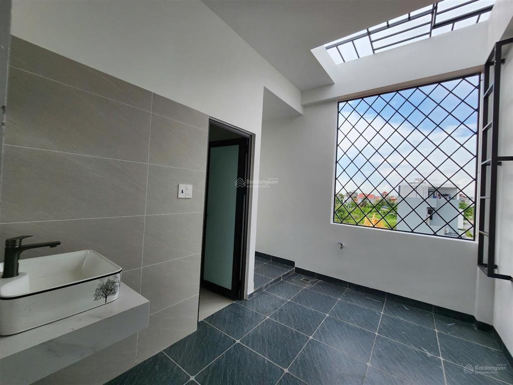 Căn nhà 3 tầng sân cổng riêng, vị trí cực đẹp sau sân vận động tổ 6, p. an dương, hải phòng