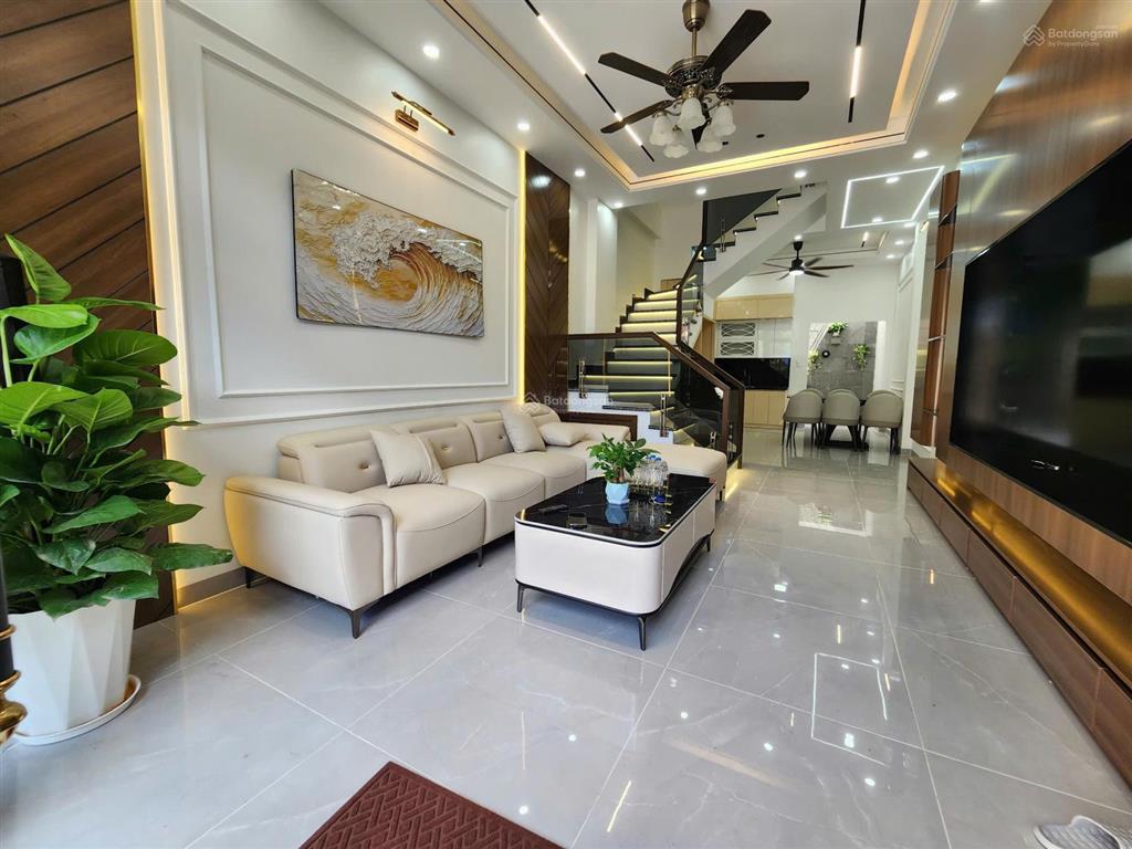 Căn nhà 3 tầng sân cổng riêng, vị trí cực đẹp sau sân vận động tổ 6, p. an dương, hải phòng