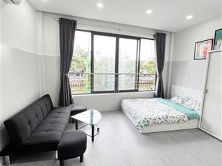 Căn hộ 38m2 ban công đón nắng full nội thất ngay bờ kè hoàng sa  trường sa giáp quận 1,3