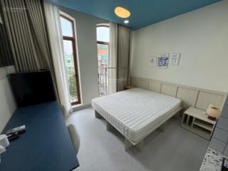 Căn hộ full nội thất 40m2 ban công mới 100% ngay đào duy anh gần sân bay tân sơn nhất giáp quận 1