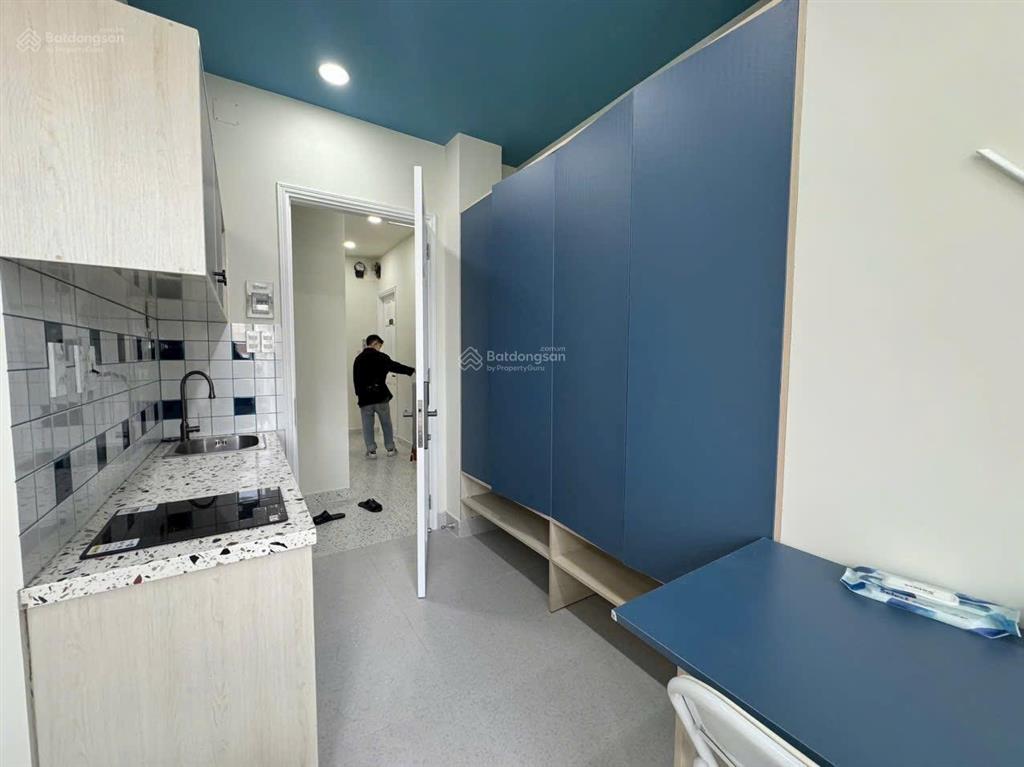 Căn hộ full nội thất 40m2 ban công mới 100% ngay đào duy anh gần sân bay tân sơn nhất giáp quận 1