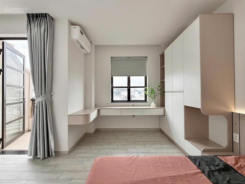 Căn hộ ban công 40m2 full nội thất ngay phan xích long gần bệnh viện hoàn mỹ giáp quận 1,3, an ninh