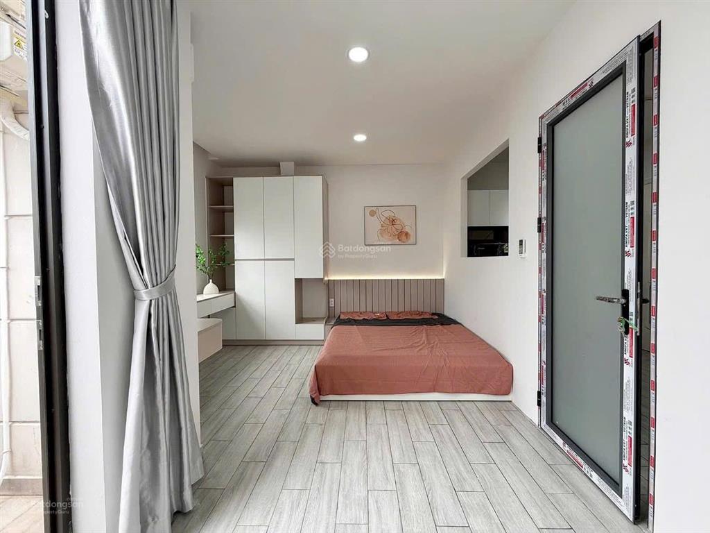 Căn hộ ban công 40m2 full nội thất ngay phan xích long gần bệnh viện hoàn mỹ giáp quận 1,3, an ninh