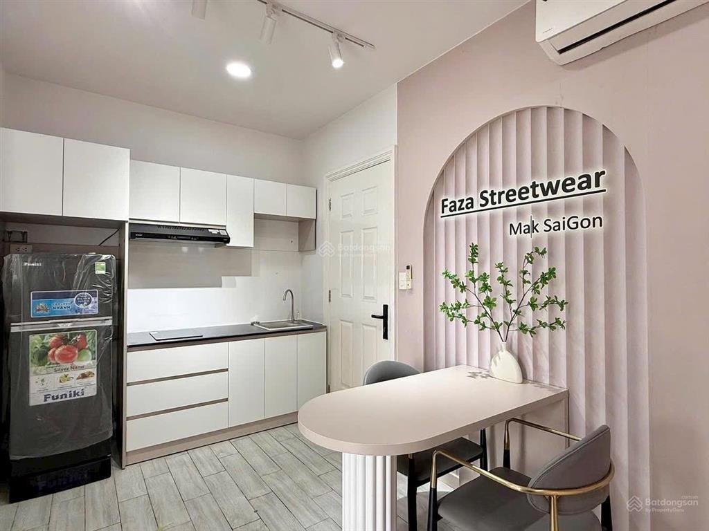 Căn hộ ban công 40m2 full nội thất ngay phan xích long gần bệnh viện hoàn mỹ giáp quận 1,3, an ninh