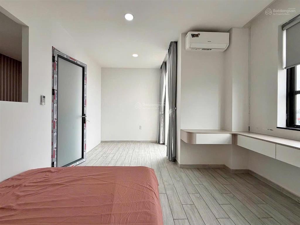 Căn hộ ban công 40m2 full nội thất ngay phan xích long gần bệnh viện hoàn mỹ giáp quận 1,3, an ninh