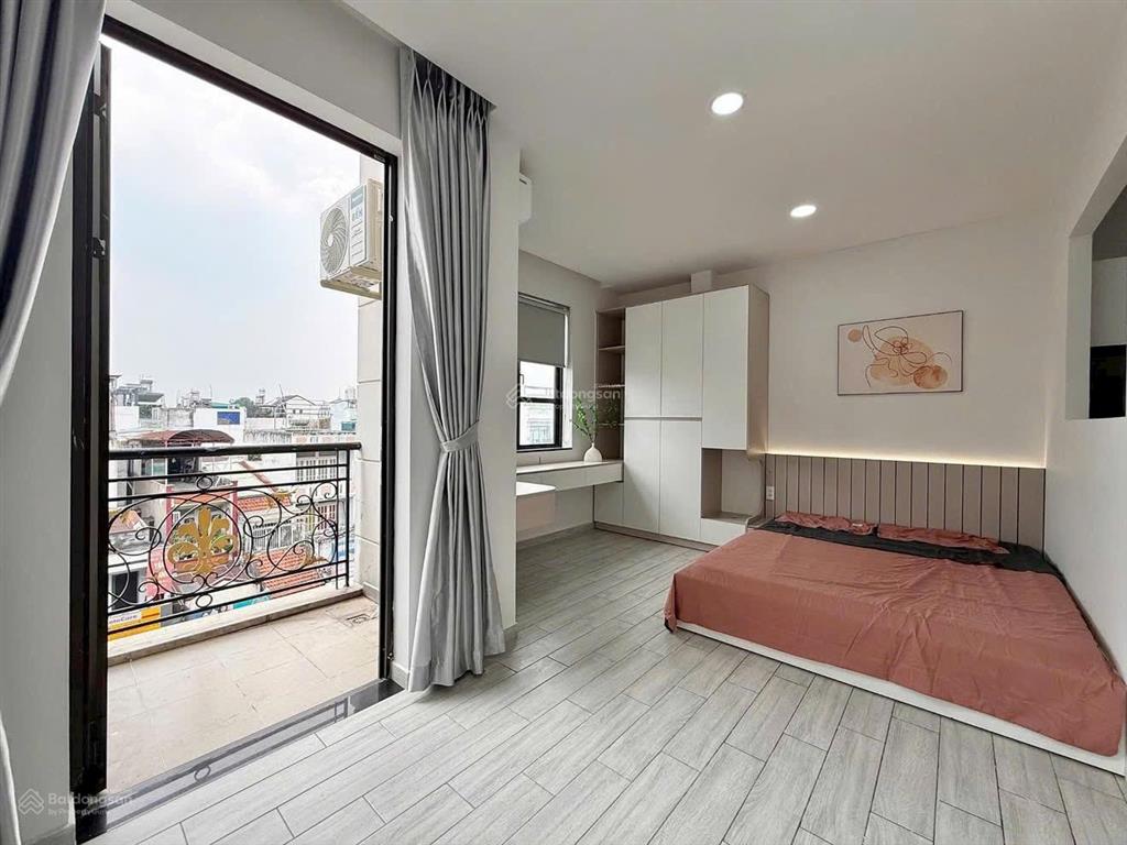 Căn hộ ban công 40m2 full nội thất ngay phan xích long gần bệnh viện hoàn mỹ giáp quận 1,3, an ninh