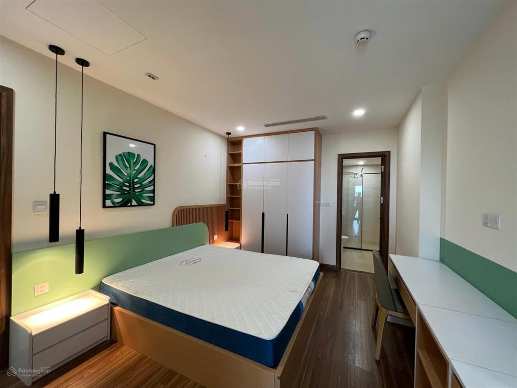 Cần bán nhanh căn góc 3 ngủ ban công đn/đb, 90m2 tòa golden park. giá 9,8 tỷ.  0988 982 ***
