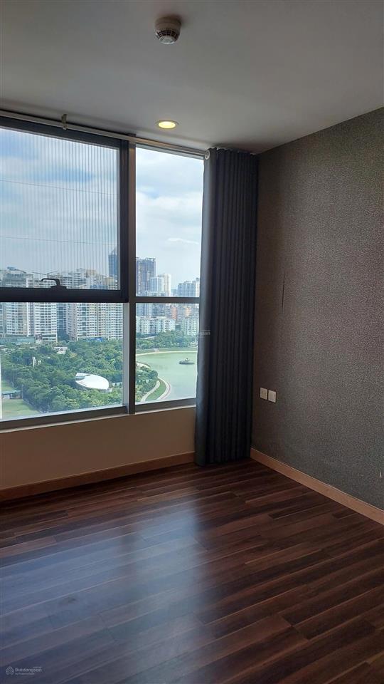 Chính chủ bán căn hộ thănglong no1, view hồ, căn góc ban công đn 119m2  3n2vs, 9,5 tỷ  0988 982 ***