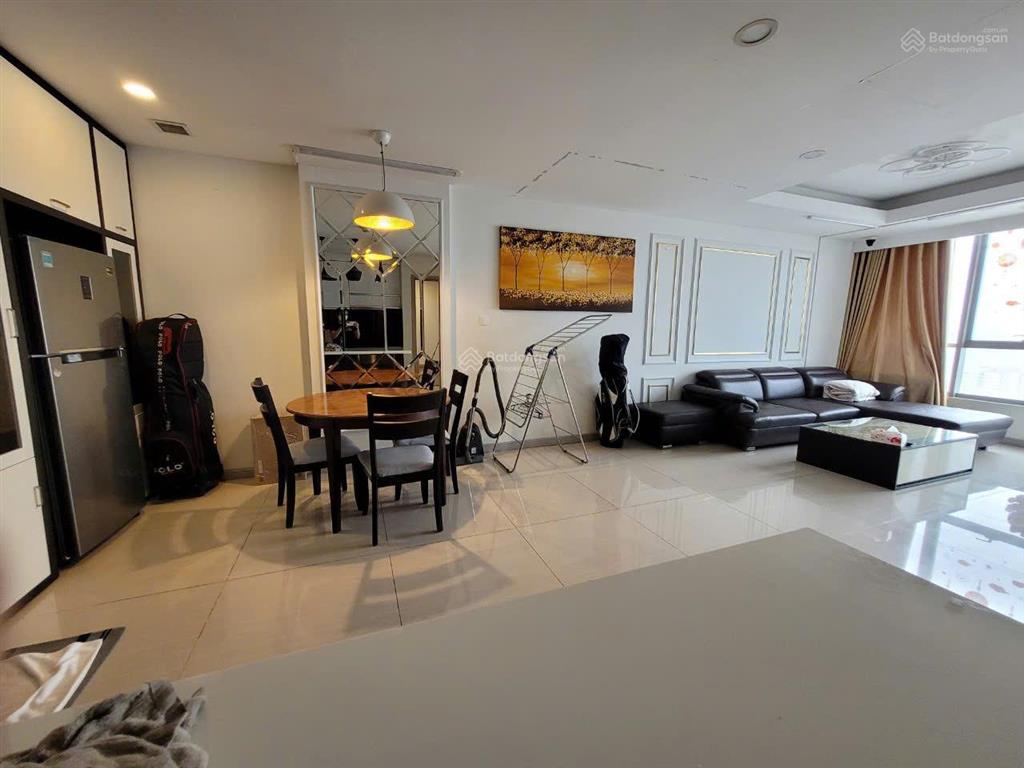 Chính chủ gửi bán căn hộ thăng long no1, tầng cao ban công đn, 117m3n2vs giá 11,3 tỷ  0988 982 ***