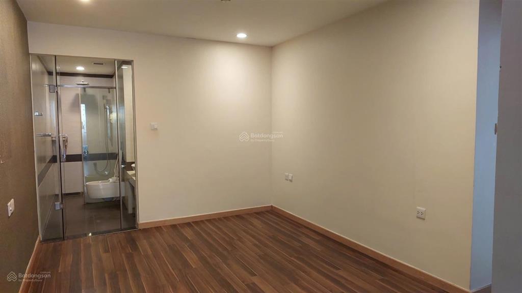 Chính chủ bán căn hộ thănglong no1, view hồ, căn góc ban công đn 119m2  3n2vs, 9,5 tỷ  0988 982 ***