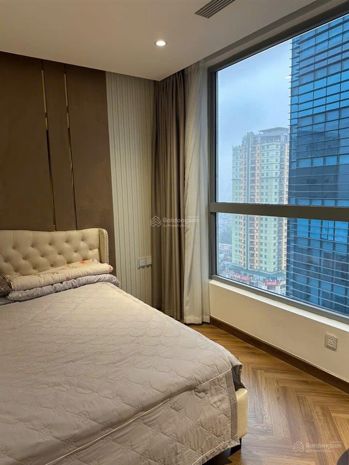 Chị hoa gửi bán căn 3 ngủ tầng trung tòa vinhomes ng chí thanh, nhà mới đẹp. giá 15 tỷ  0988 982 ***