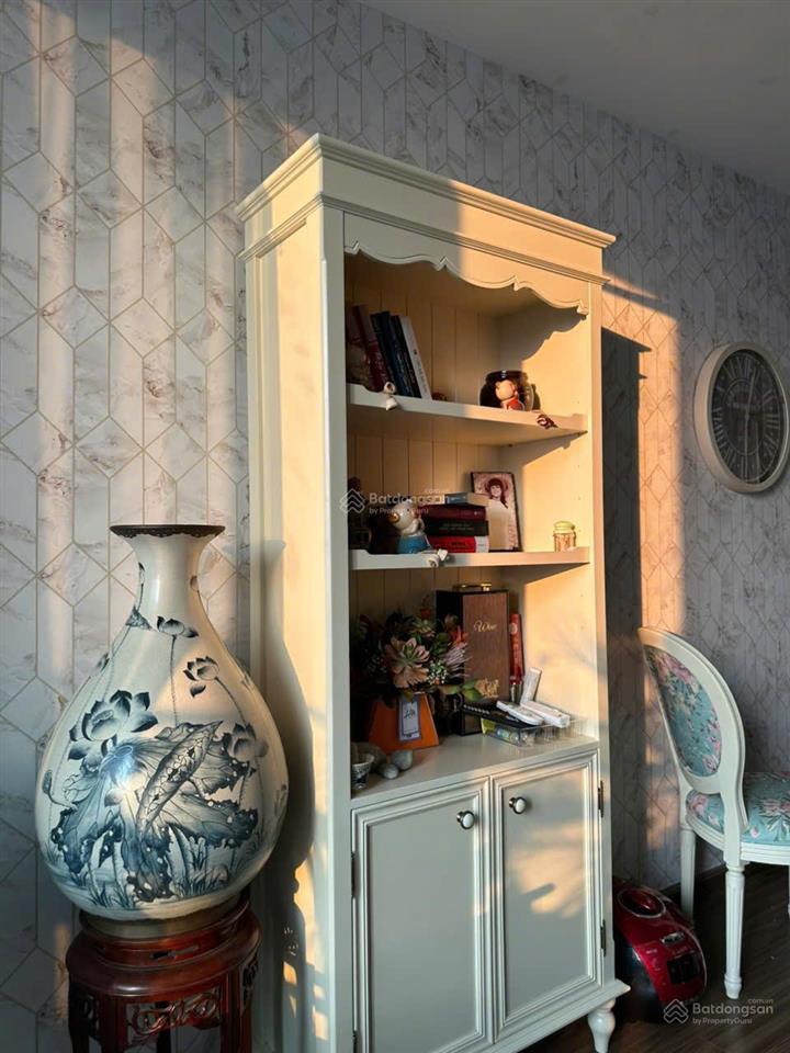 Gấp!!! chủ đã mua được căn 3n, cần bán nhanh căn 2n sửa tâm huyết để ở, giá hời.  0988 982 ***