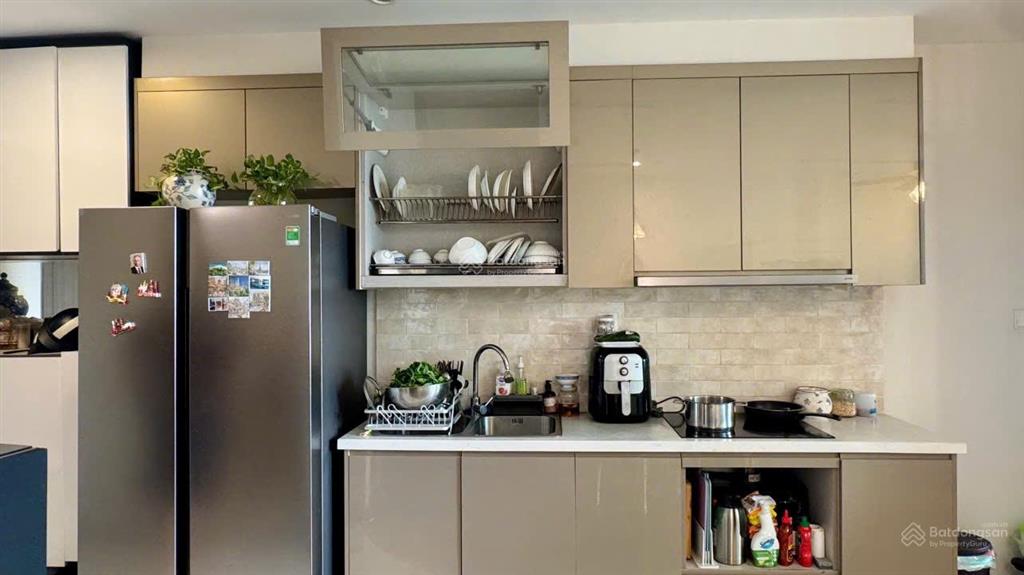 Gấp!!! chủ đã mua được căn 3n, cần bán nhanh căn 2n sửa tâm huyết để ở, giá hời.  0988 982 ***
