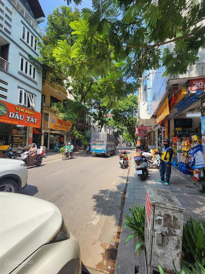 Hiếm! vị trí cực đẹp. chính chủ gửi bán nhà mặt phố đội cấn, mặt tiền 5m, nở hậu 8,45m  0988 982 ***