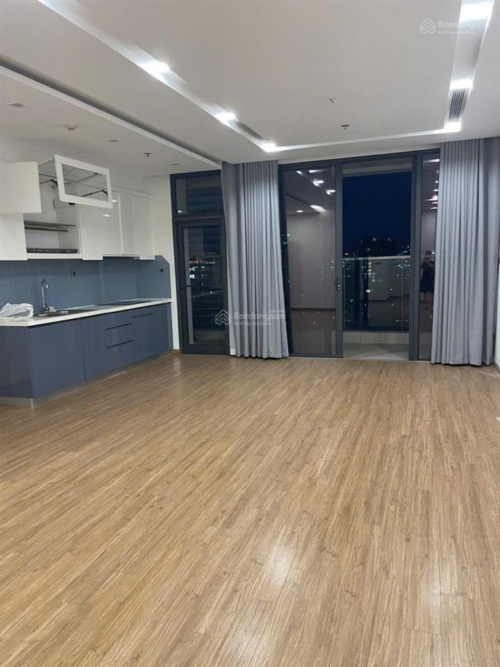 Cần bán nhanh căn góc 3 ngủ metropolis, tầng cao view thoáng đẹp, giá 24,5 tỷ.  0988 982 ***