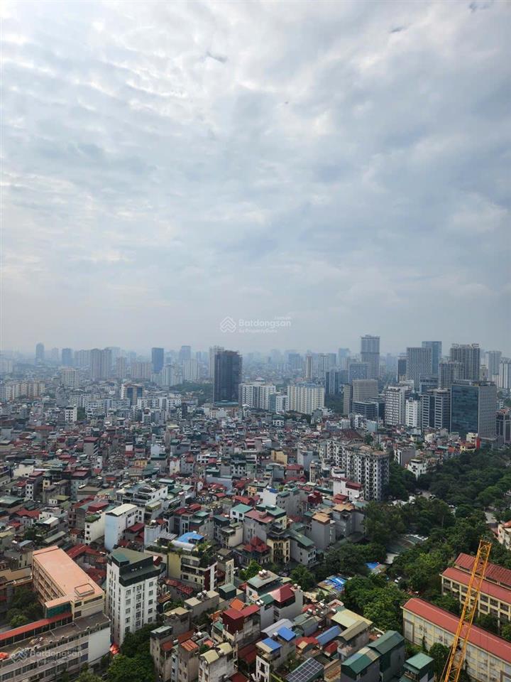 Nhà đẹp cần bán nhanh tháng 9, căn góc 4 ngủ tòa iph xuân thủy, vị trí đẹp cầu giấy.  0988 982 ***