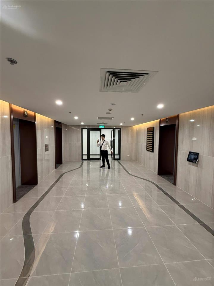 Cho thuê sàn văn phòng hạng a tại rox tower goldmark city, giá 38 triệu/tháng, bàn giao luôn