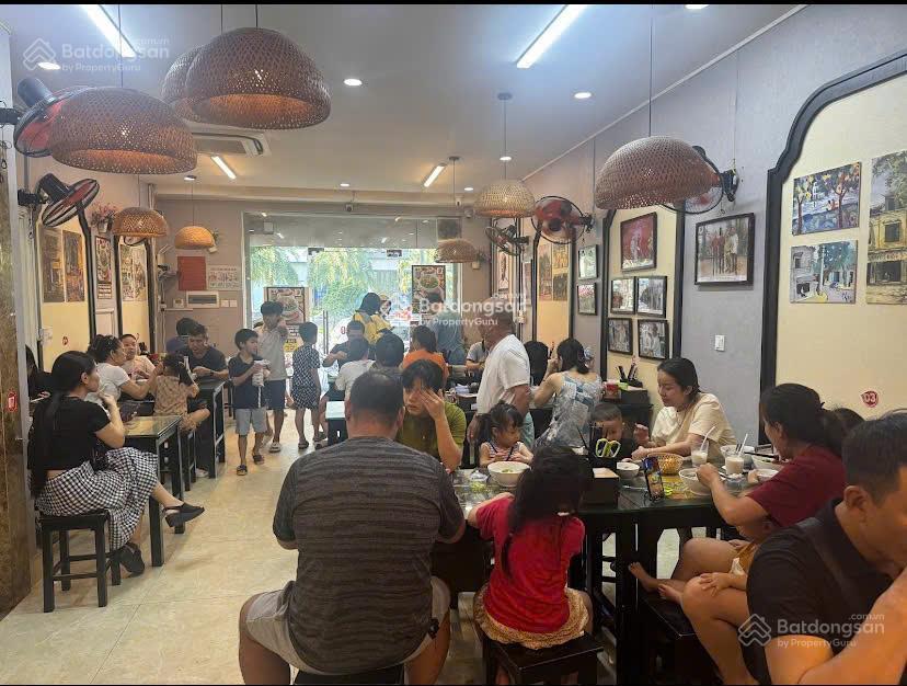 Bán shop chân đế tòa rox 136 hồ tùng mậu 112m2, thu về 115tr/tháng, sẵn hợp đồng thuê lâu dài