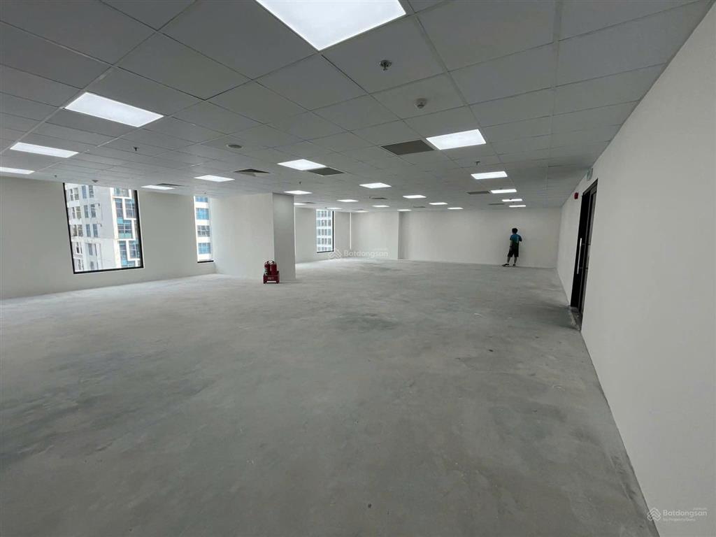 Bán sàn văn phòng hạng a giá 7,5 tỷ, bàn giao luôn, cho thuê dòng tiền 60  100 triệu/tháng