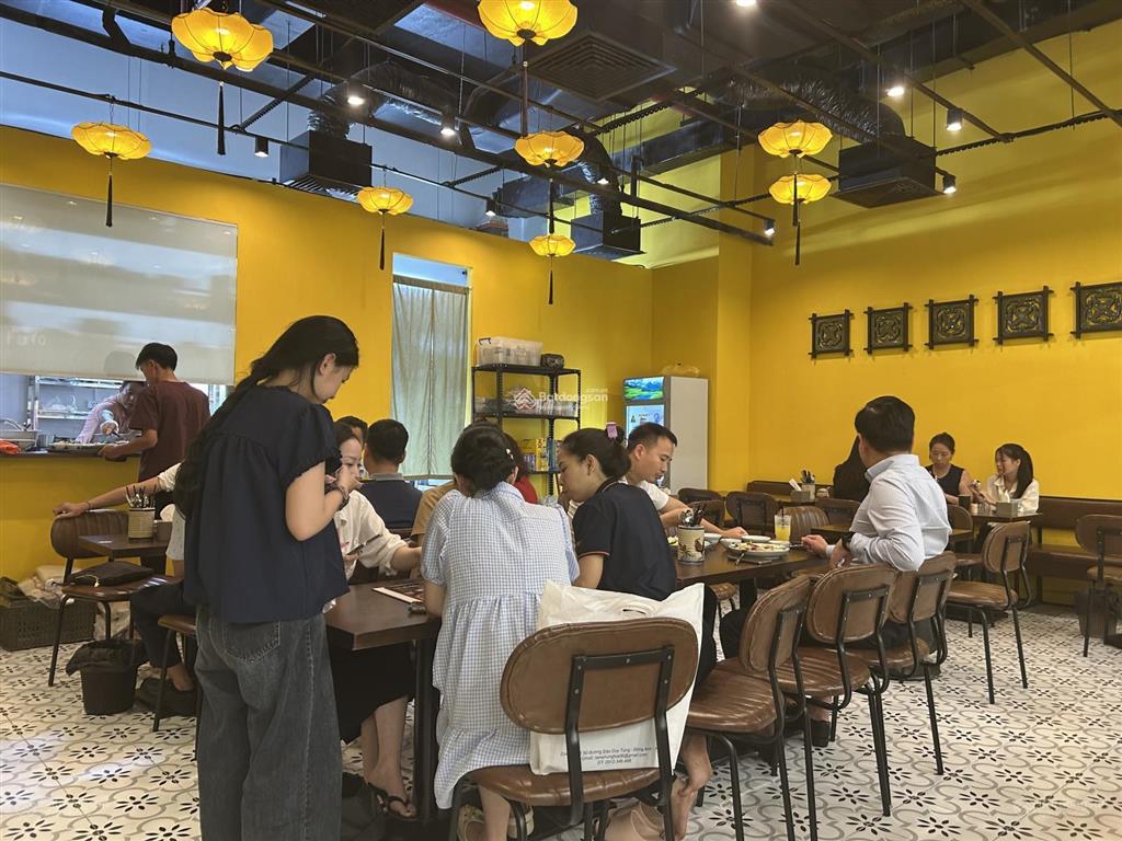 4,2 tỷ có ngay lô kinh doanh thương mại tại tttm rox tower 136 hồ tùng mậu