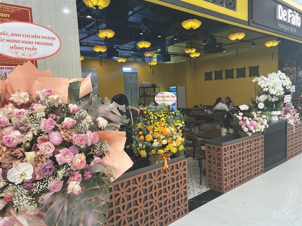 4,2 tỷ có ngay lô kinh doanh thương mại tại tttm rox tower 136 hồ tùng mậu