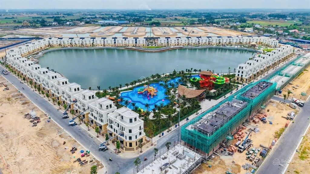 Bán nhà mặt phố đẹp tại vinhomes green city, 4,9 tỷ, 60m2, nhiều tiện ích
