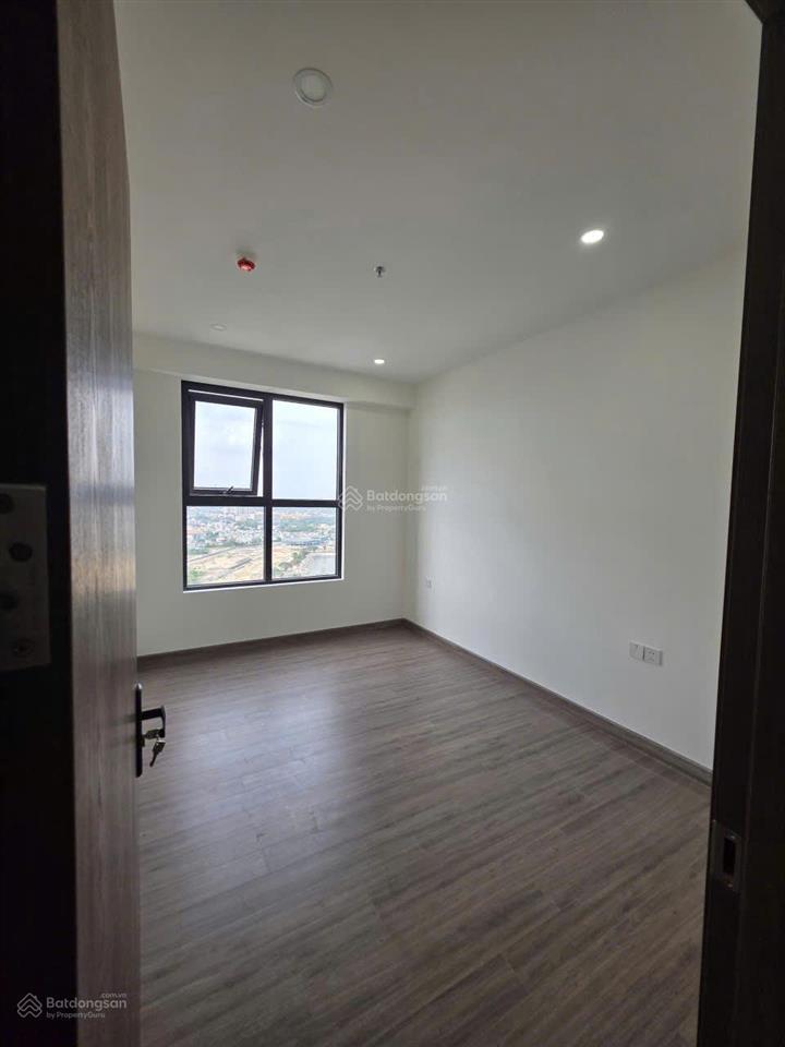Chính chủ cho thuê căn hộ 3pn+2wc dt 95m2 giá 9 triệu/tháng có rèm và giàn phơi