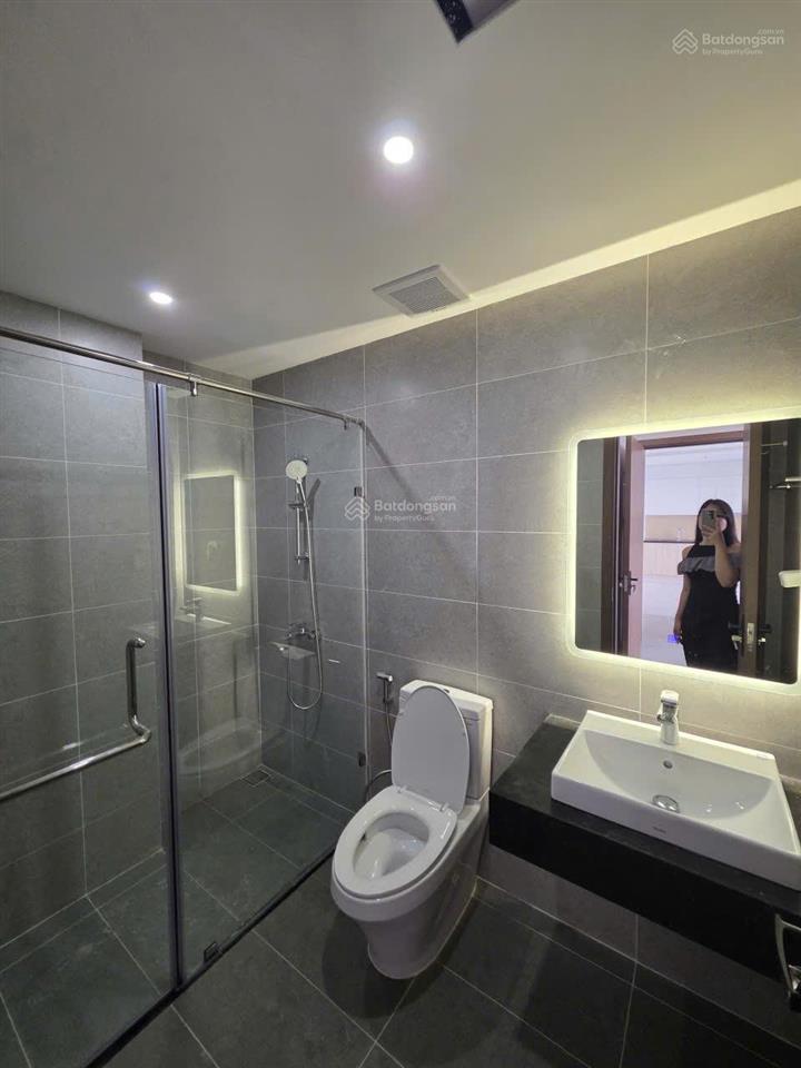 Chính chủ cho thuê căn hộ 3pn+2wc dt 95m2 giá 9 triệu/tháng có rèm và giàn phơi