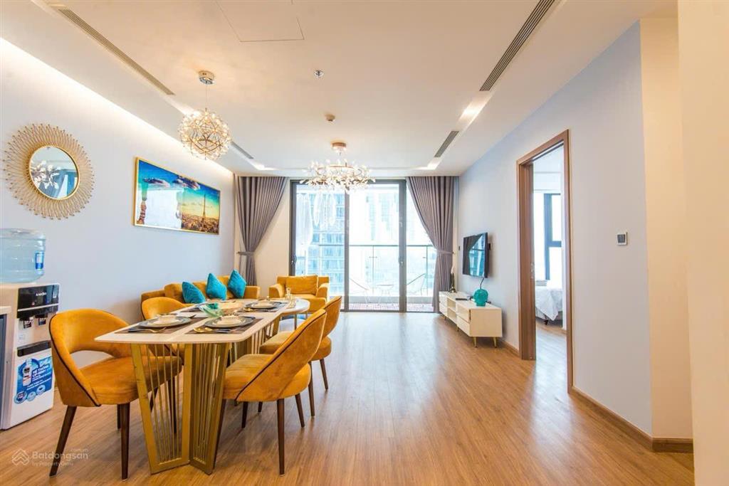 Tôi cần cho thuê căn hộ 2pn tại toà m1  vinhome metropolis 29 liễu giai, ba đình.  0363 728 ***