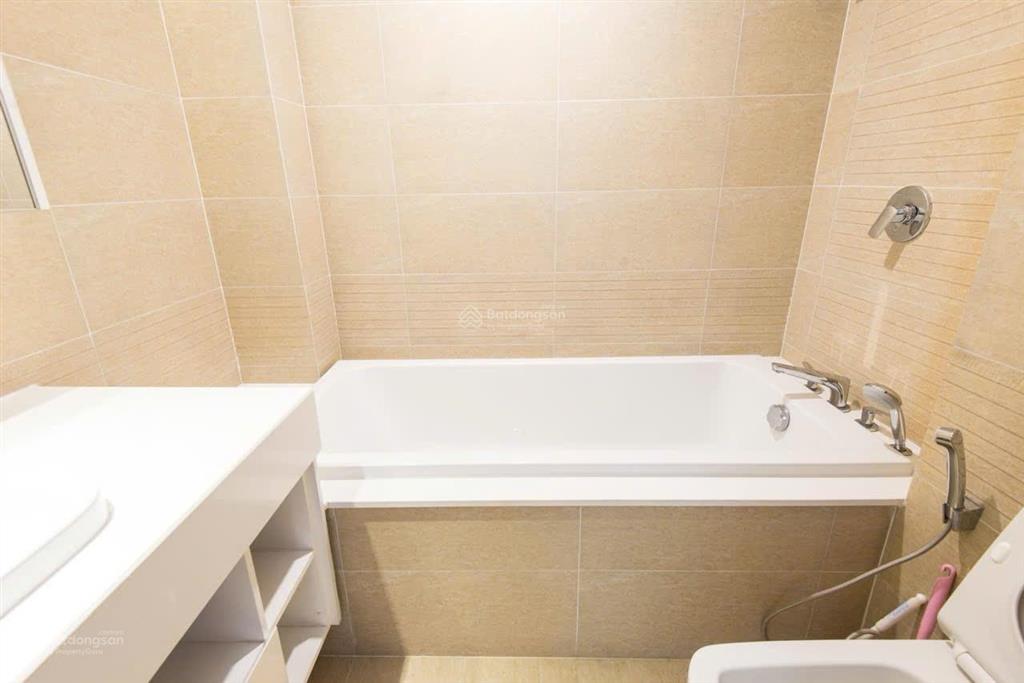 Tôi cần cho thuê căn hộ 2pn tại toà m1  vinhome metropolis 29 liễu giai, ba đình.  0363 728 ***