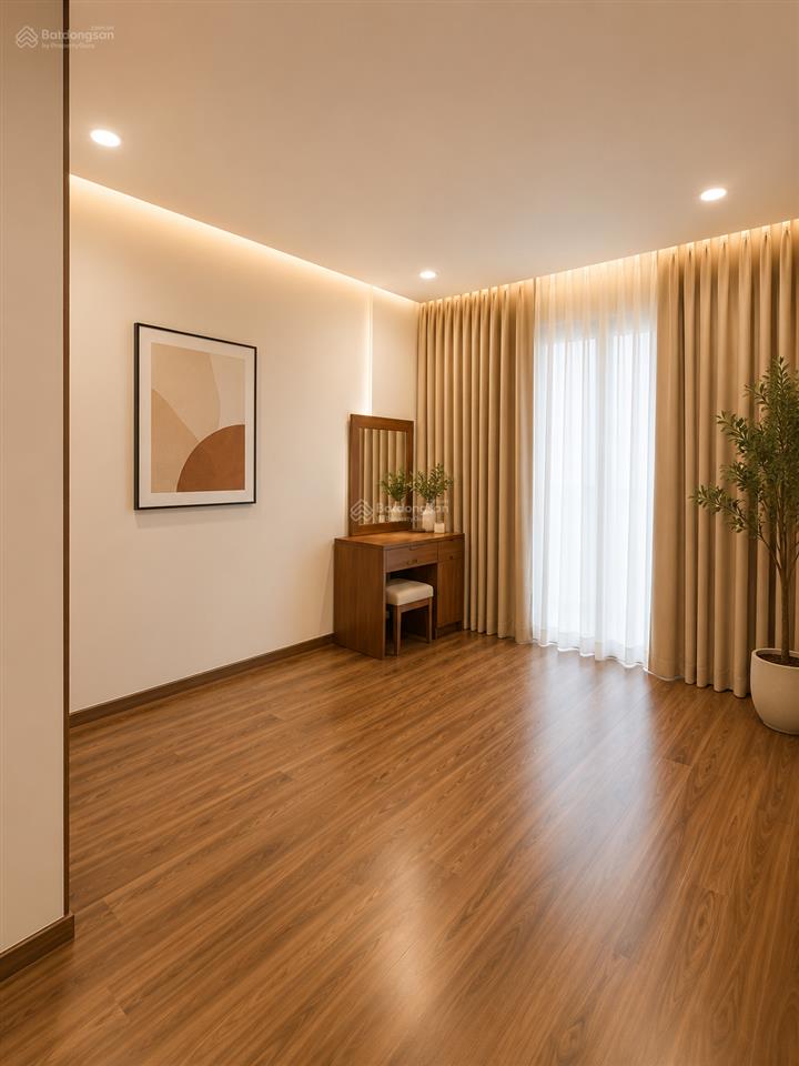 Tôi là chủ nhà. cần bán gấp căn hộ chung cư cao cấp 106 m2, 3 pn tòa golden palm 21 lê văn lương