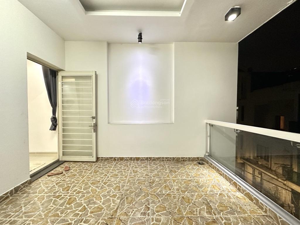 Bán gấp nhà hẻm 8m ôtô tránh  4 tầng btct  (4.2x15m)  nguyễn xí, bình thạnh  giá tốt