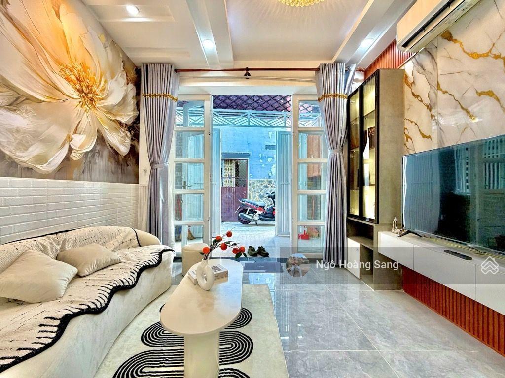 Nhà mới keng  gần mặt tiền  4 tầng btct full nội thất  sd 140m2  gần chợ bà chiểu