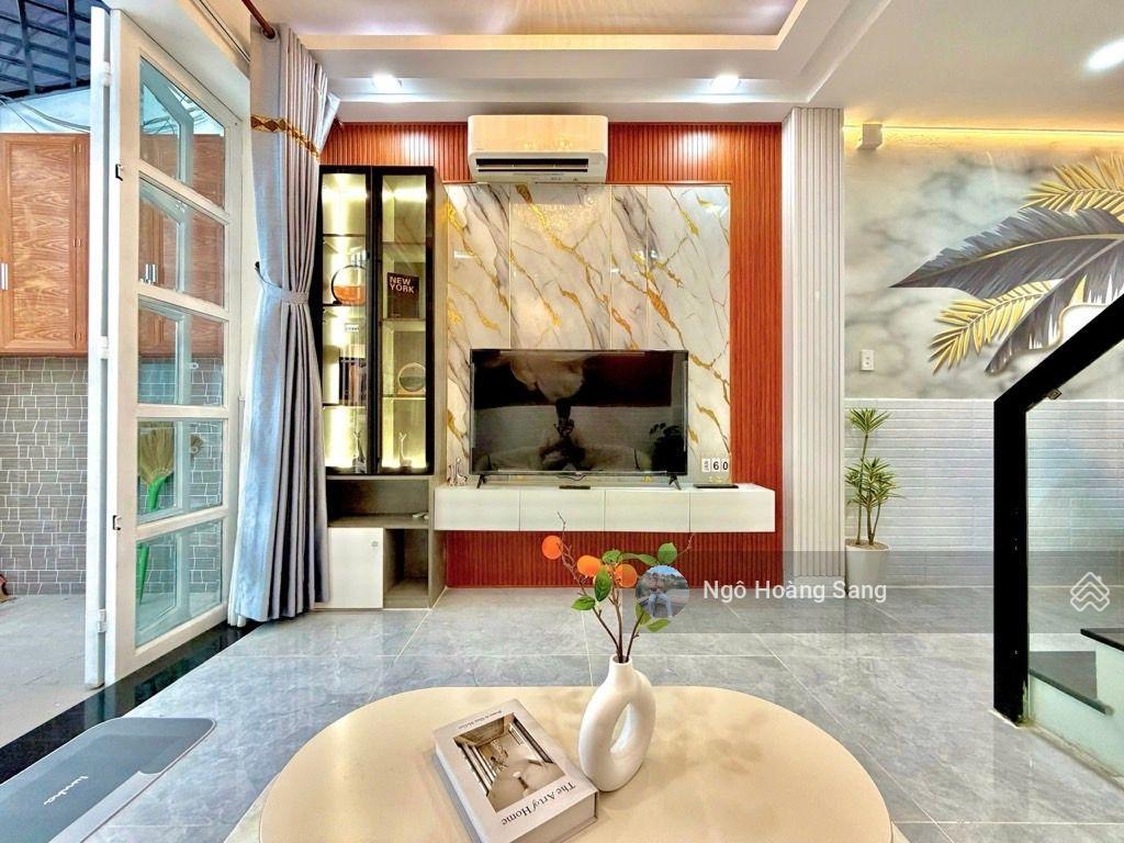 Nhà mới keng  gần mặt tiền  4 tầng btct full nội thất  sd 140m2  gần chợ bà chiểu