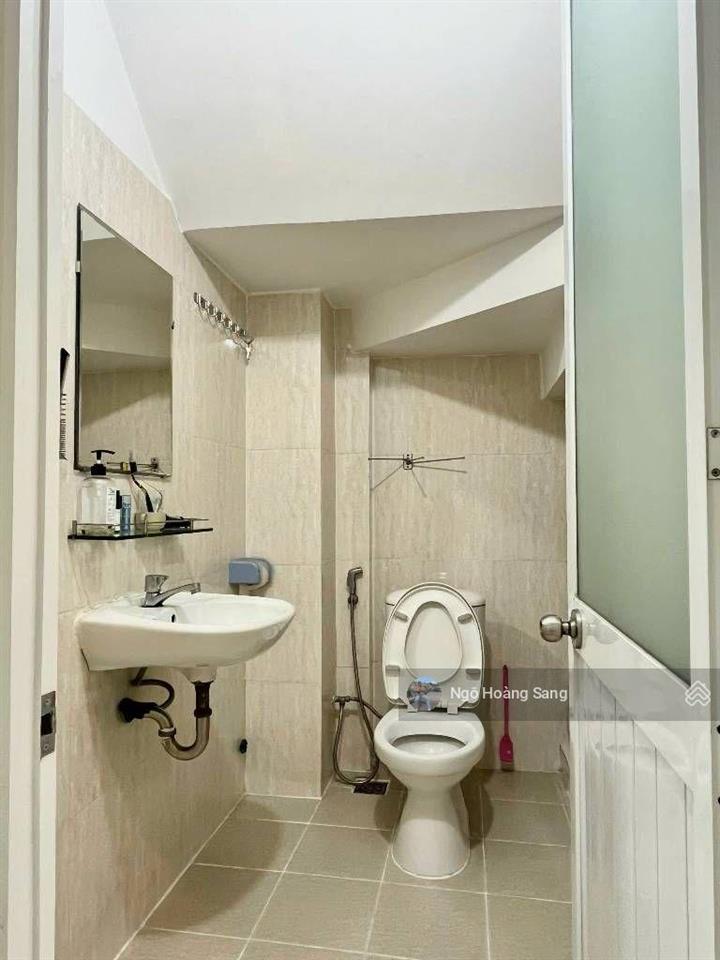 Bán nhà nơ trang long  4x16m vuông vức  hxh  nhà mới vào ở ngay  sát dự án rạch xuyên tâm