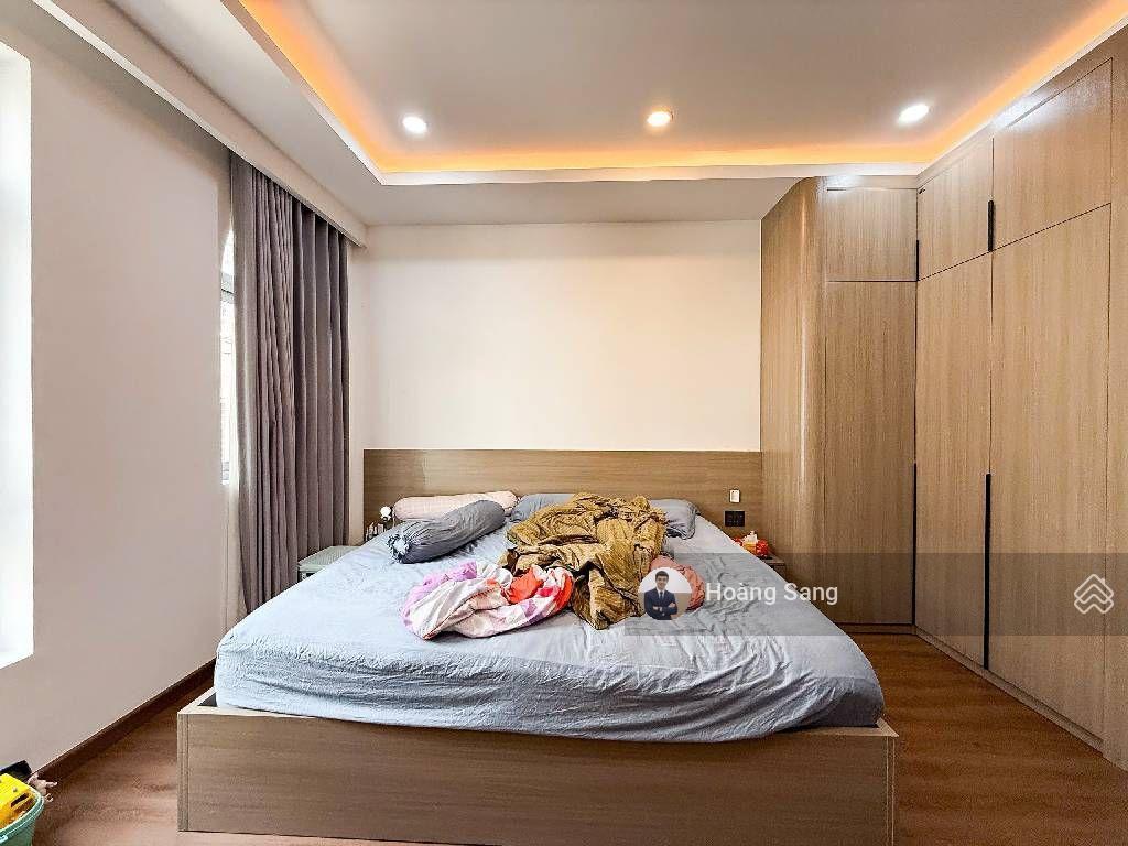 Hẻm xe hơi  bán nhà có thang máy đường nguyễn xi  3 tầng btct  khu dân trí cao