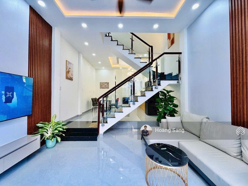 Siêu phẩm 4 tầng btct  khu đường d sầm uất  tặng full nội thất vào ở ngay